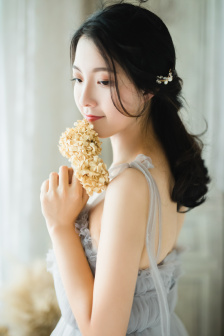 做丰满漂亮的女学生